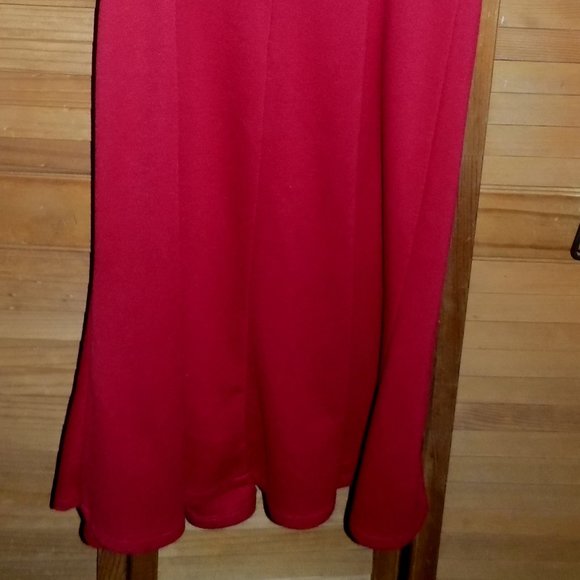 Sandra Darren SZ 10 Christmas Red Scuba Fitted Detailed Sleeveless Knit Dress - Picture 4 of 12